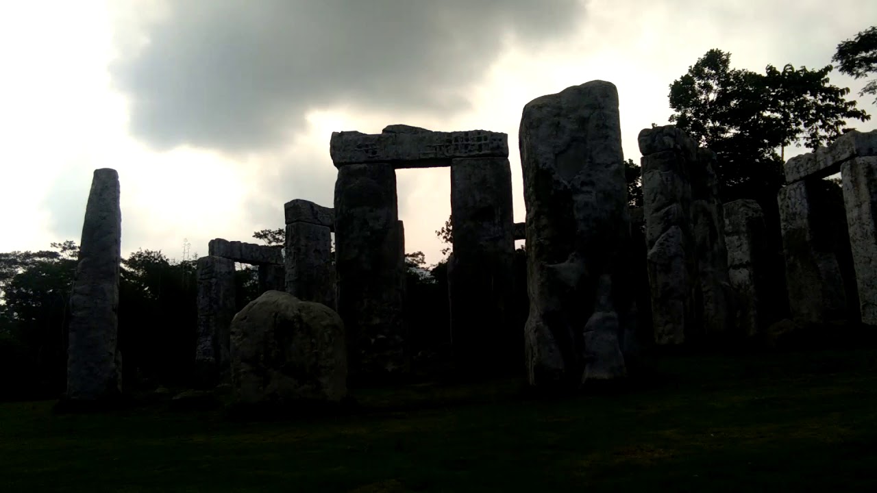 STONEHENGE MERAPI Yogyakarta
