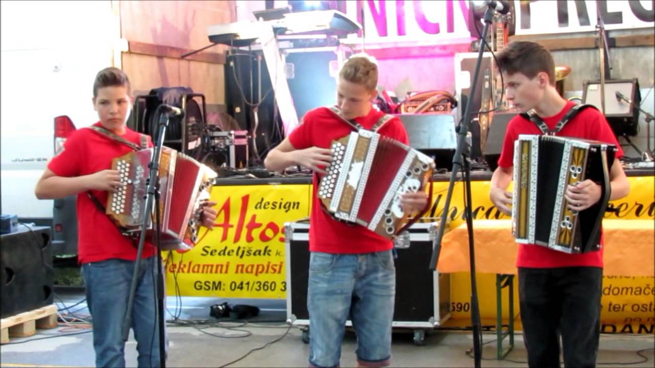 Koncert orkestra harmonikarjev CIS v Šmartnem v Tuhinju