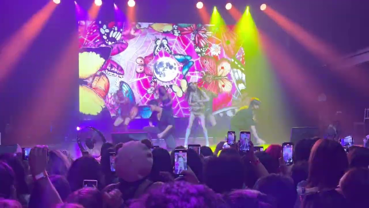 SUNMI (선미) - LALALAY (날라리) Live @ Terminal 5 in NYC - Good Girl Gone Mad Tour - 09/04/22
