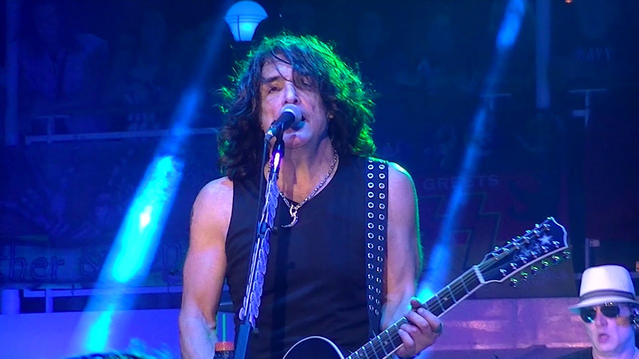 KISS - Hide Your Heart (Unplugged) (KISS KRUISE VII) 11/5/2017