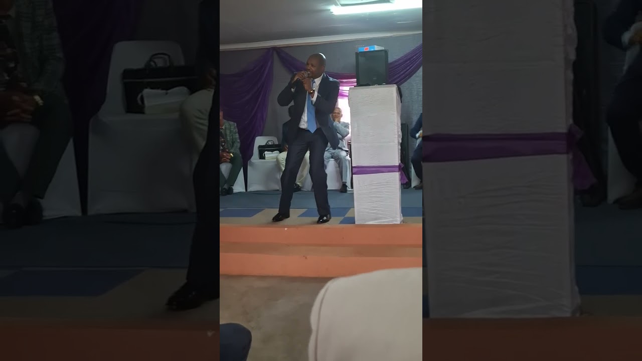 Pastor Vincent Mbova[Volle Evangelie kerk/Gordonia District 