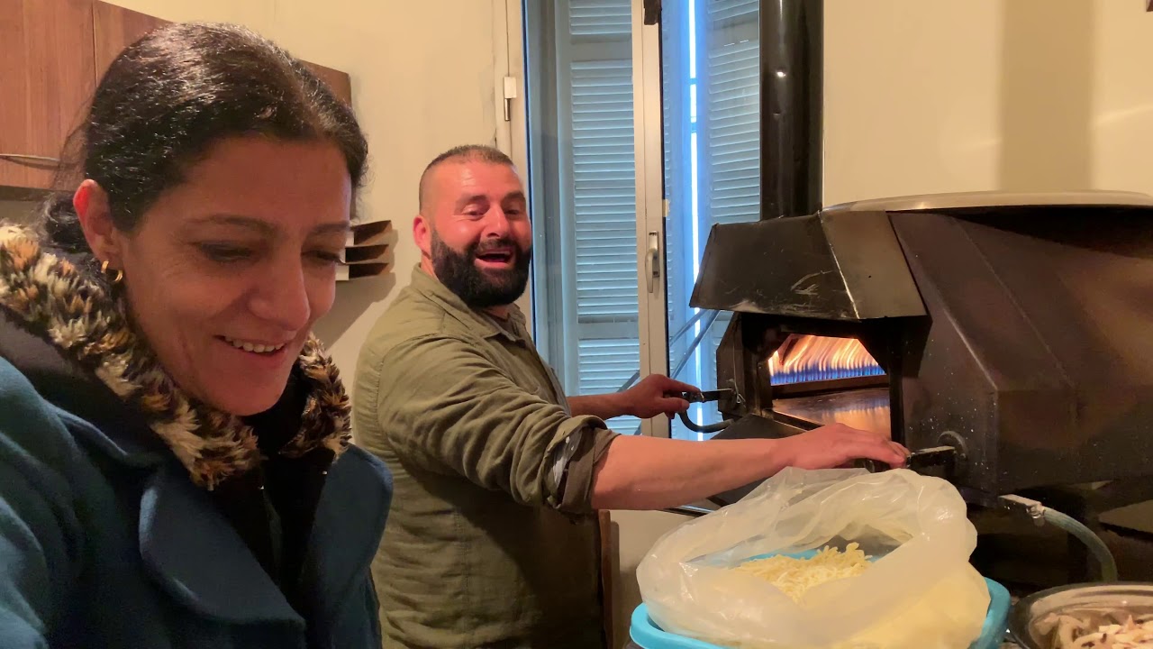 Pizza Charbel Hasroun: 70 centimeters Pizza