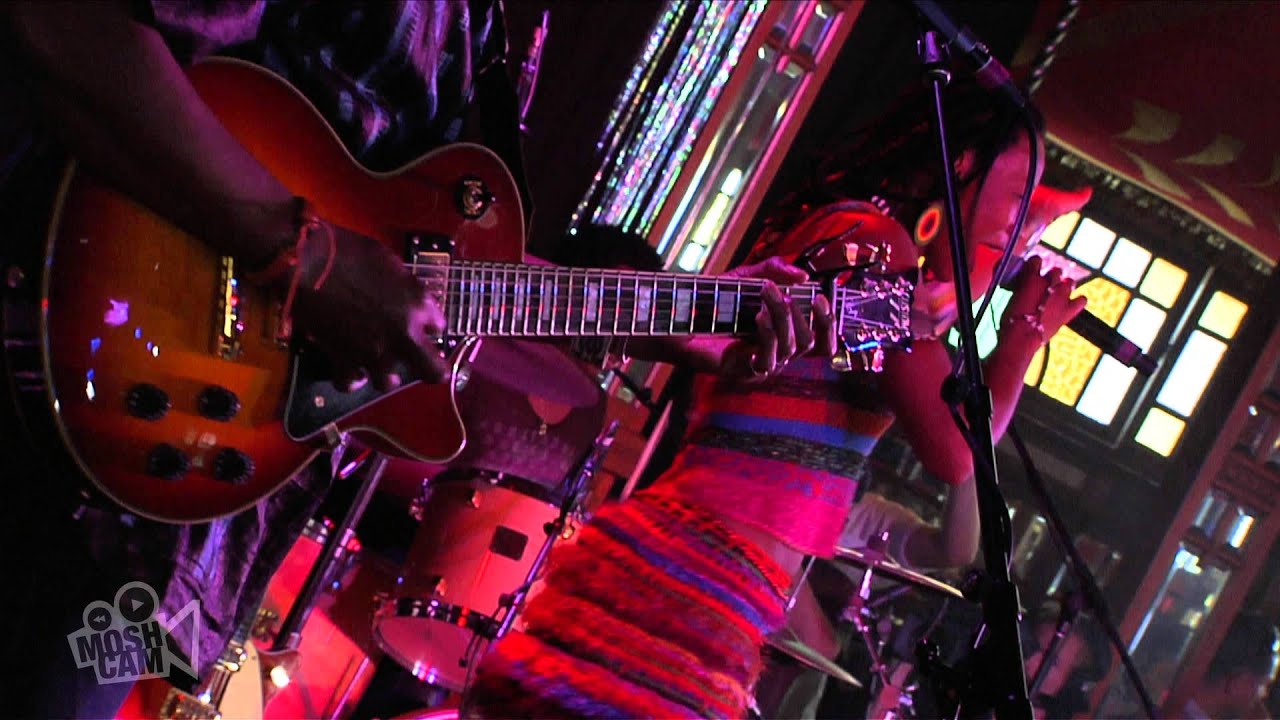 Fatoumata Diawara - Tounkan (Live at Sydney Festival) | Moshcam