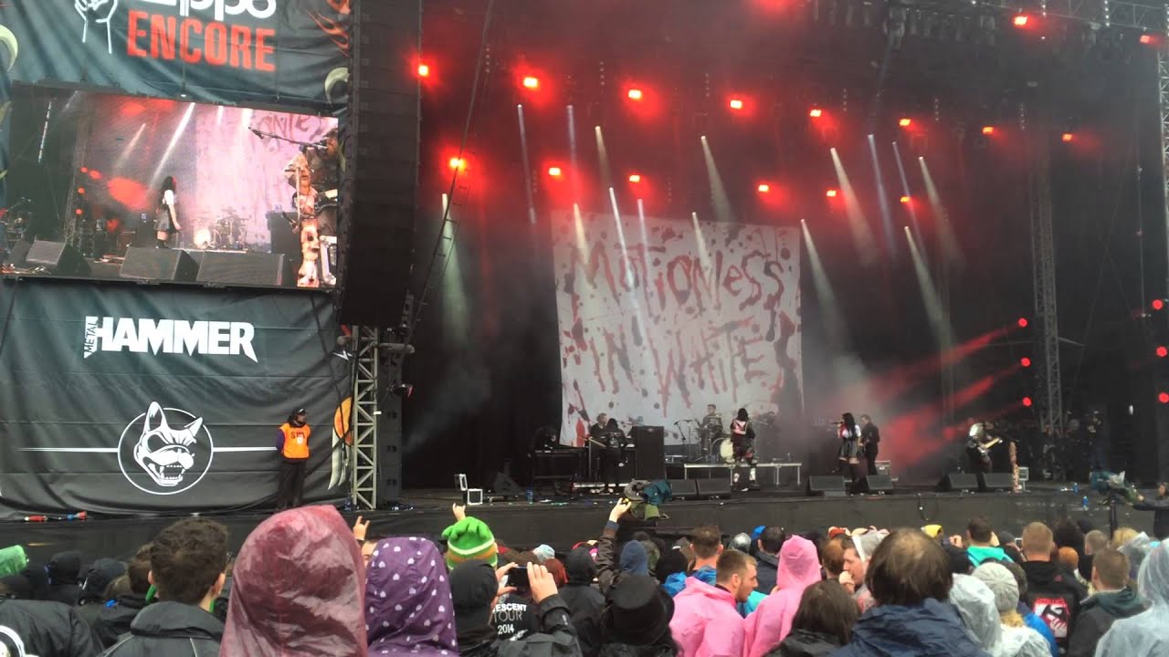 Motionless In White - Contemptress with Ashley Costello (Live at Download 2015)