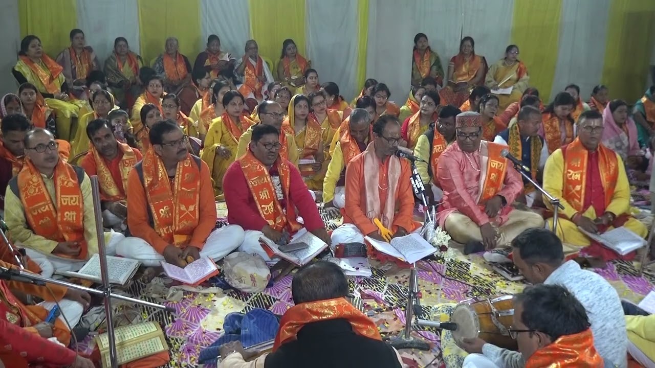 *578 वां सुंदरकांड की भव्य प्रस्तुति मानस मंडली गढ़वा केद्वारा श्री हीरालाल अग्रवाल जी,के आवास से 10।