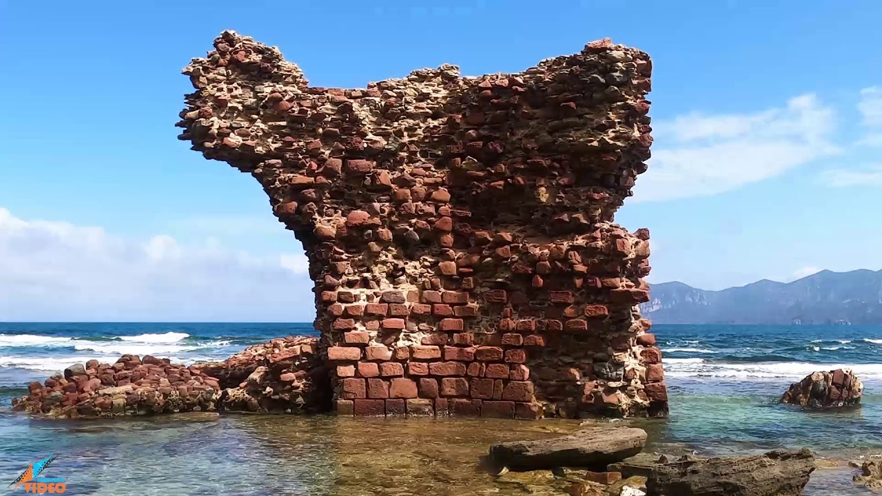 Porto Paglia, Gonnesa,  la tonnara, e quello che rimane della Torre sabauda.
