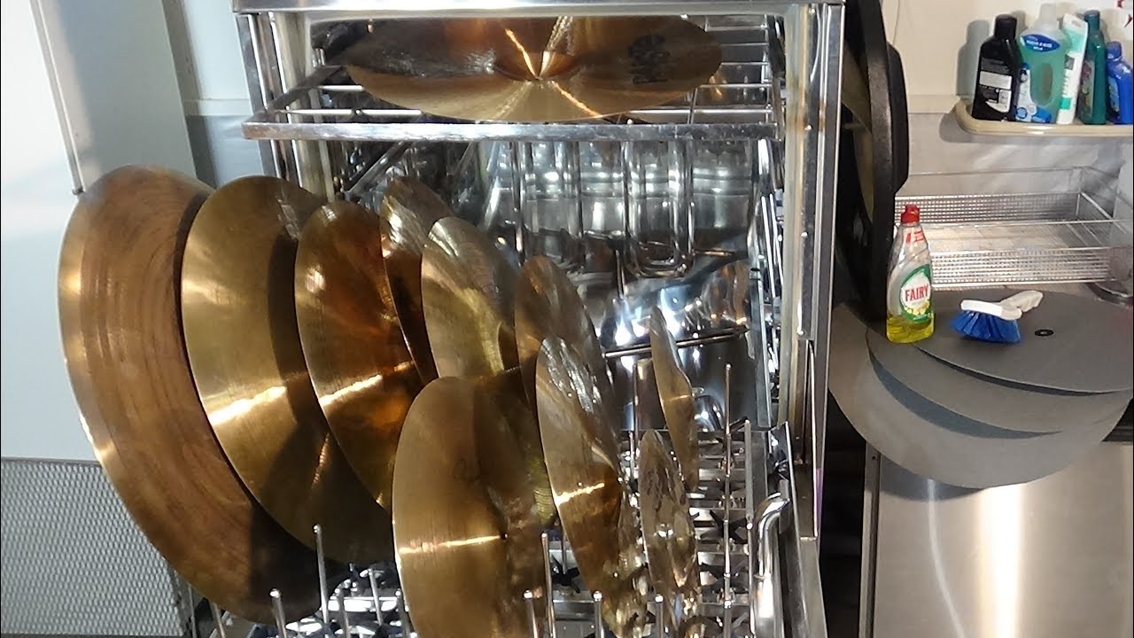 SYMBAALIEN HUOLTO JA KUSTOMOINTI