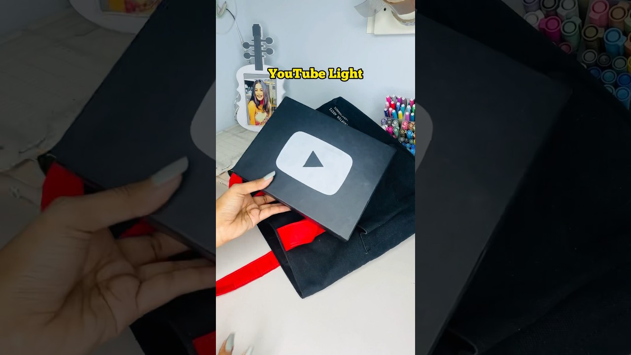 Unboxing YouTube Bag 😱 #crafteraditi #unboxing #ASMR #shorts #gifts @CrafterAditi