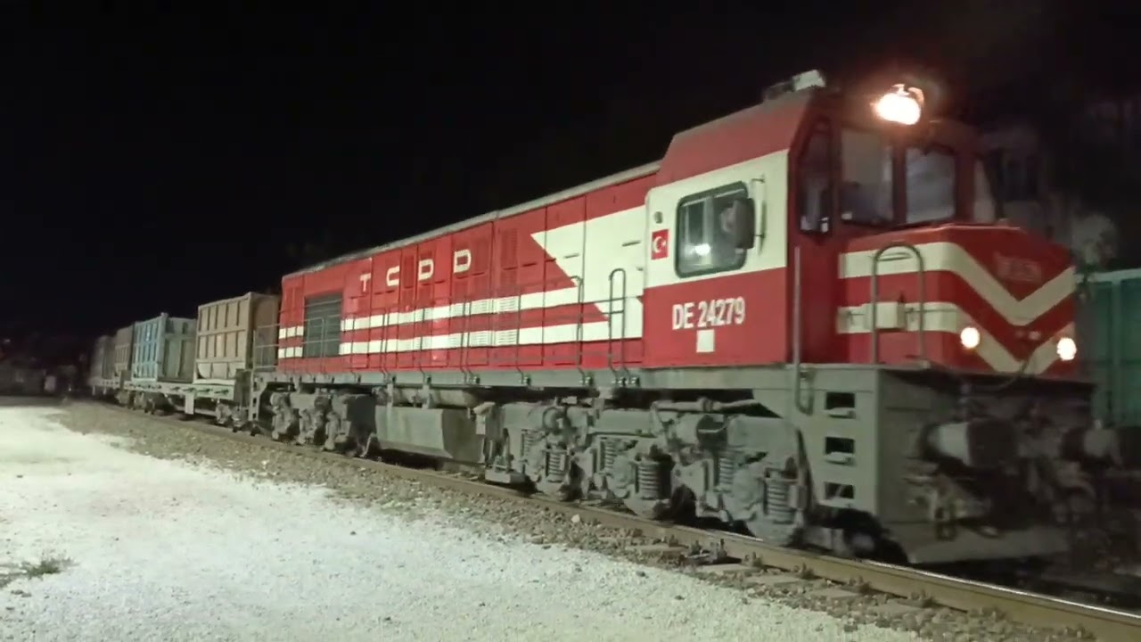 TCDD 24279 binlik yük treni uşağa giriş yaptı 