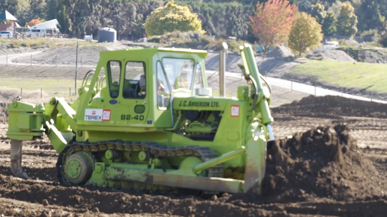 Vintage Detroit Powered Terex 82-40 Bulldozer Working at Wheels at Wanaka 2023