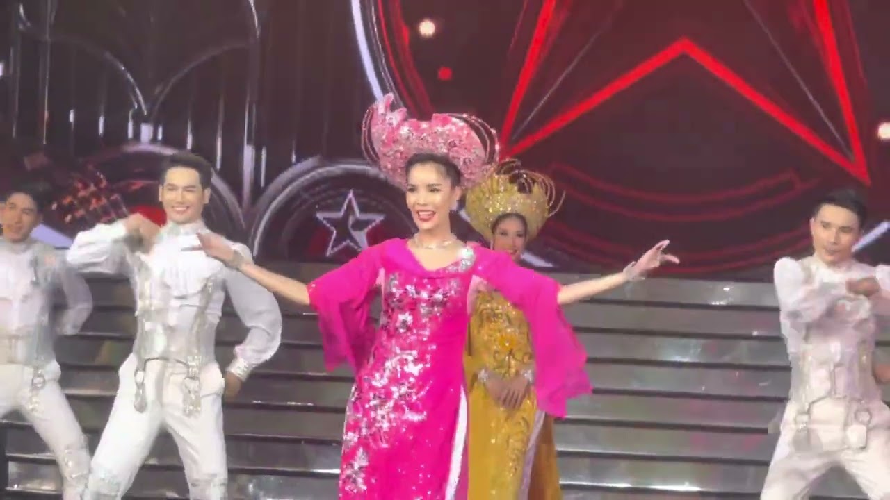 เวียดนามใหม่ กวาง โหน่ง ตาล ทิฟฟานี่โชว์ 2023
