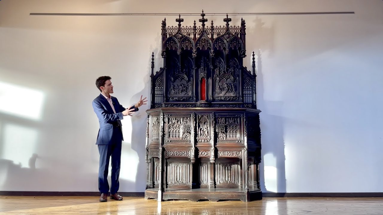 Monumental Neogothic French Antique! Late 19th century Decorative Art (Furniture History).