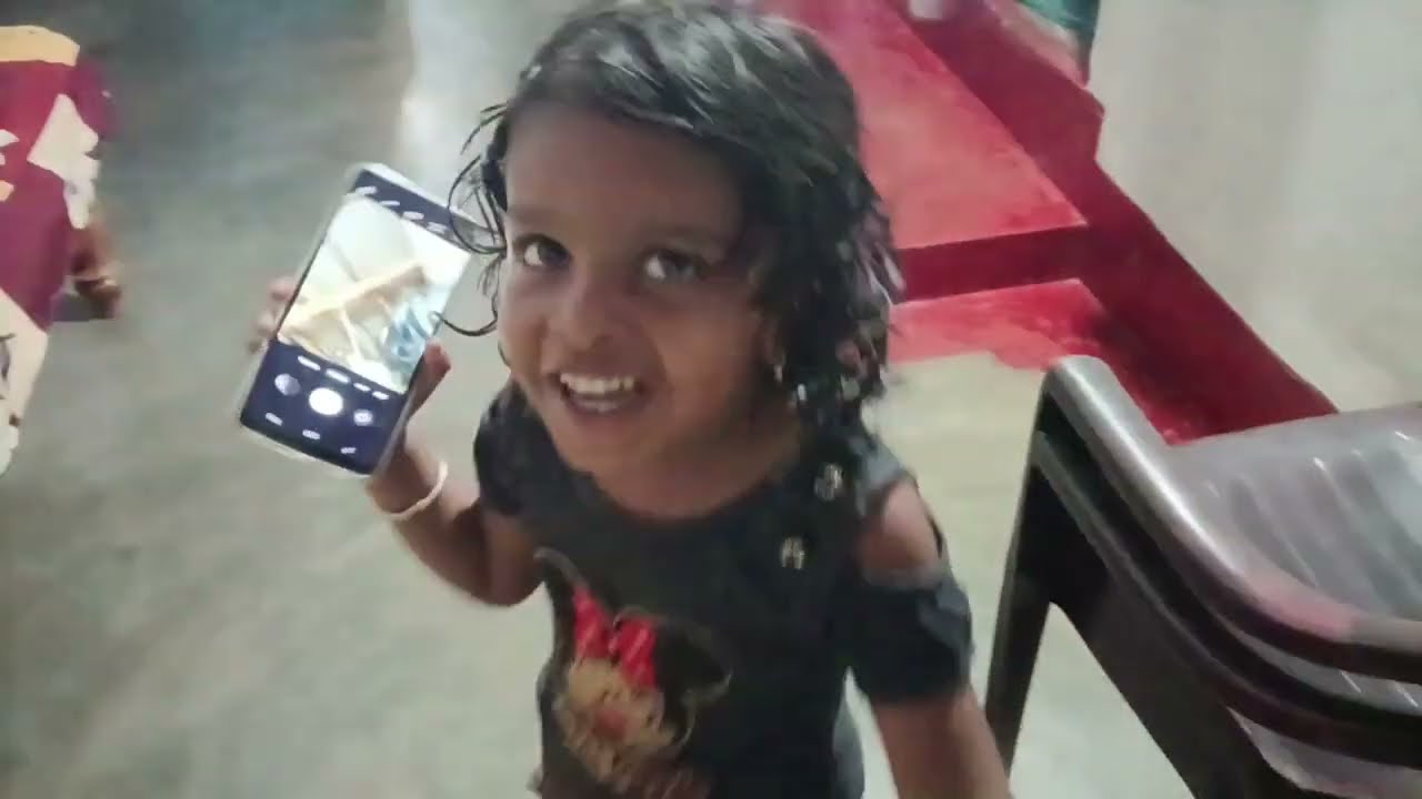 Vlog403 ಗಿಲ್ಲಿ ಬ್ಯಾನರ್ ನೋಡಿ  ಊರಲ್ಲಿ ತುಂಬಾ ಖುಷಿ ಆಯ್ತ್ ❤️ ಹಬ್ಬಕ್ಕೆ ಅಮ್ಮ ಮನೆಗೆ ಬಂದೆ ಮಗಳು ಖುಷಿ ಆಗಿದ್ದಾಳೆ
