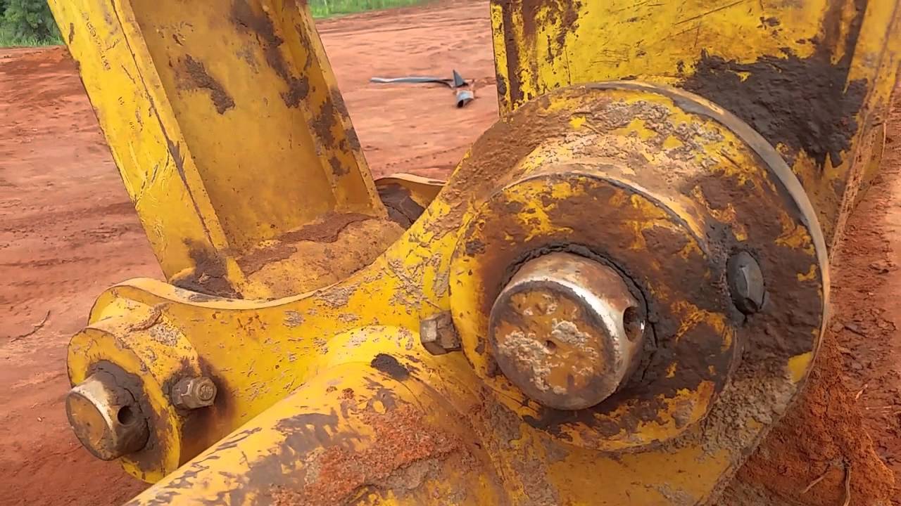 Inspección alrededor de la máquina - CAT 320D2L
