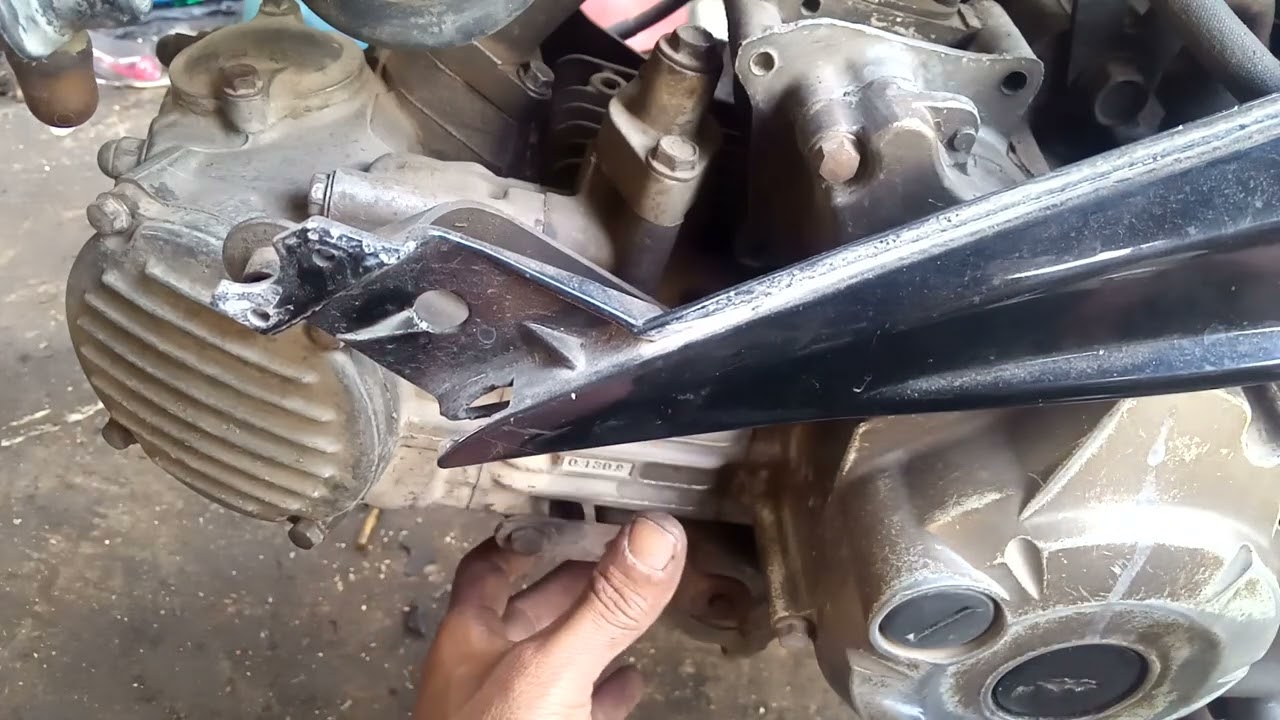 Ngeri Suara Mesin ini ..!!  kira-kira  Apa ya ...yang mau diganti??? di motor Kawasaki ZX
