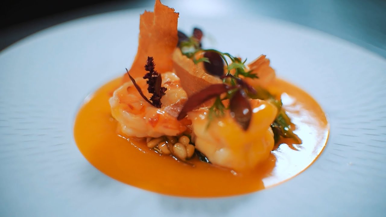Sütőtökkrém leves chilis garnélával – Paris Garden Restaurant