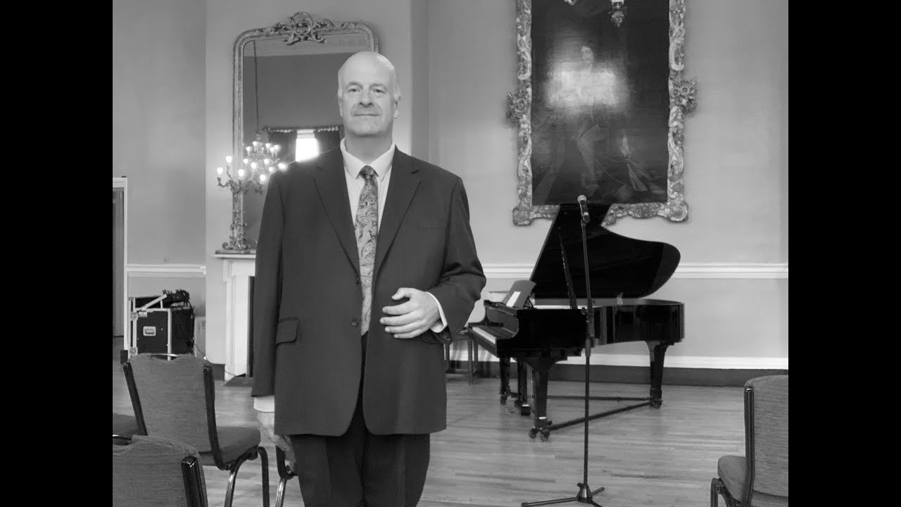 Neil Hilgrove Colledge plays Chopin prelude opus 45.