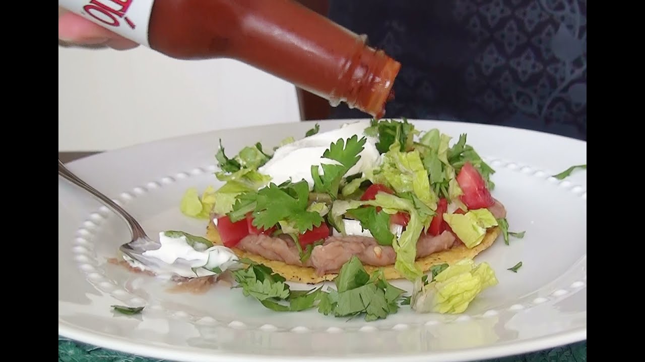 SassEsnacks ASMR: Tostada and Caramels | Eating Sounds | Mexican Food | American Candy