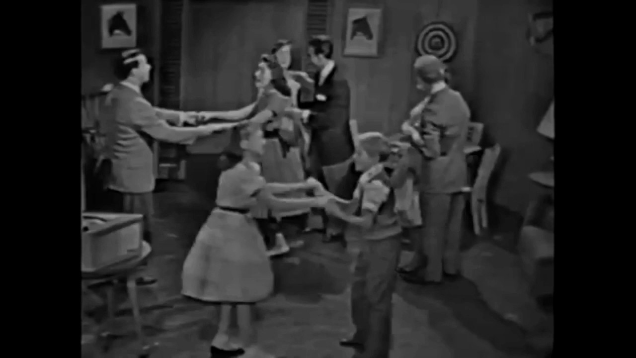 The Lennon Sisters - Don't Go Home My Little Darling (1957)
