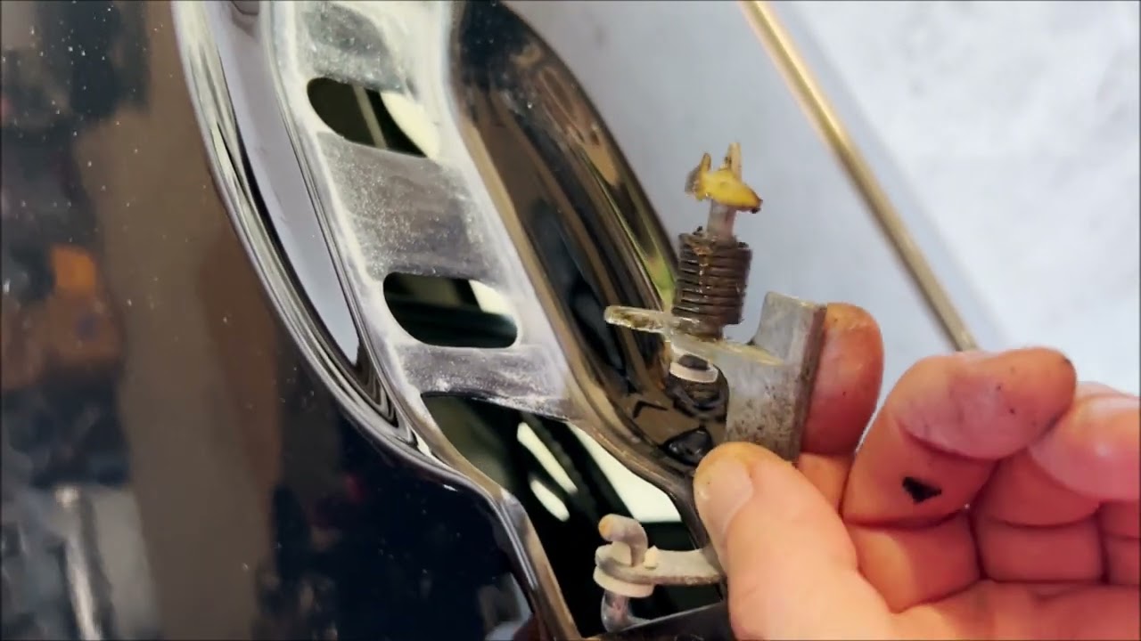 2013 Chevy Avalanche LTZ door handle replacement