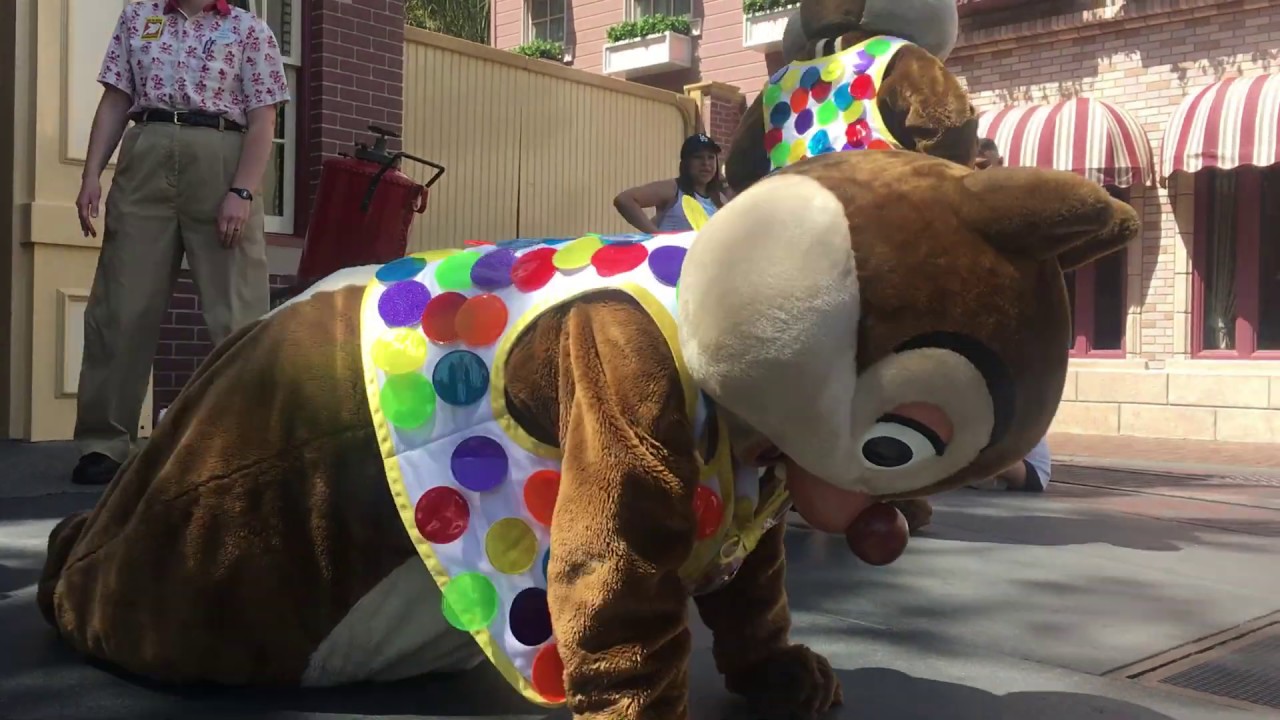 CHIP and DALE are the best at Charades! // Disneyland