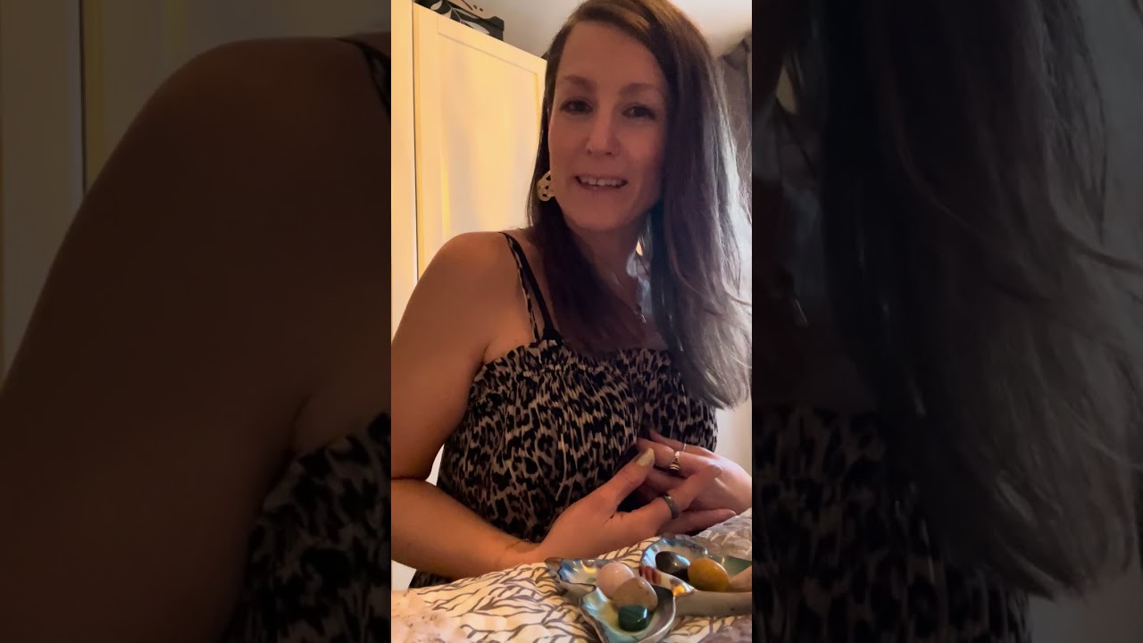 🧡Tv&aring; av oss🧡H&aring;ll inte inne med Dina k&auml;nslor🧡Ditt hj&auml;rta vill att Du ber&auml;ttar🧡