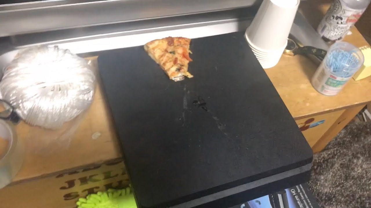 新品のPS4をチェーンソーでピザにされた。