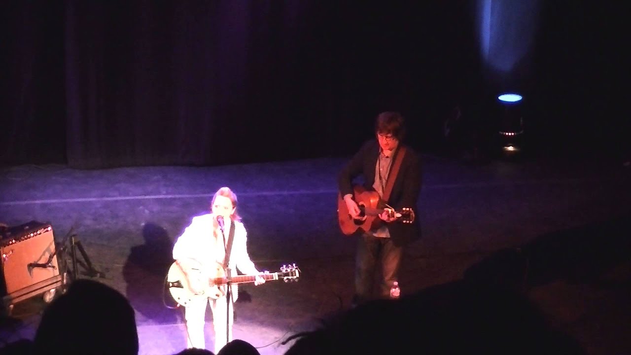 Twin Human Highway Flares - The Mountain Goats and Erin McKeown (14/21)