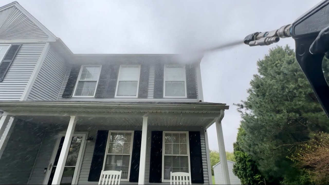 House Washing in the Rain – Quick & Easy Jobs
