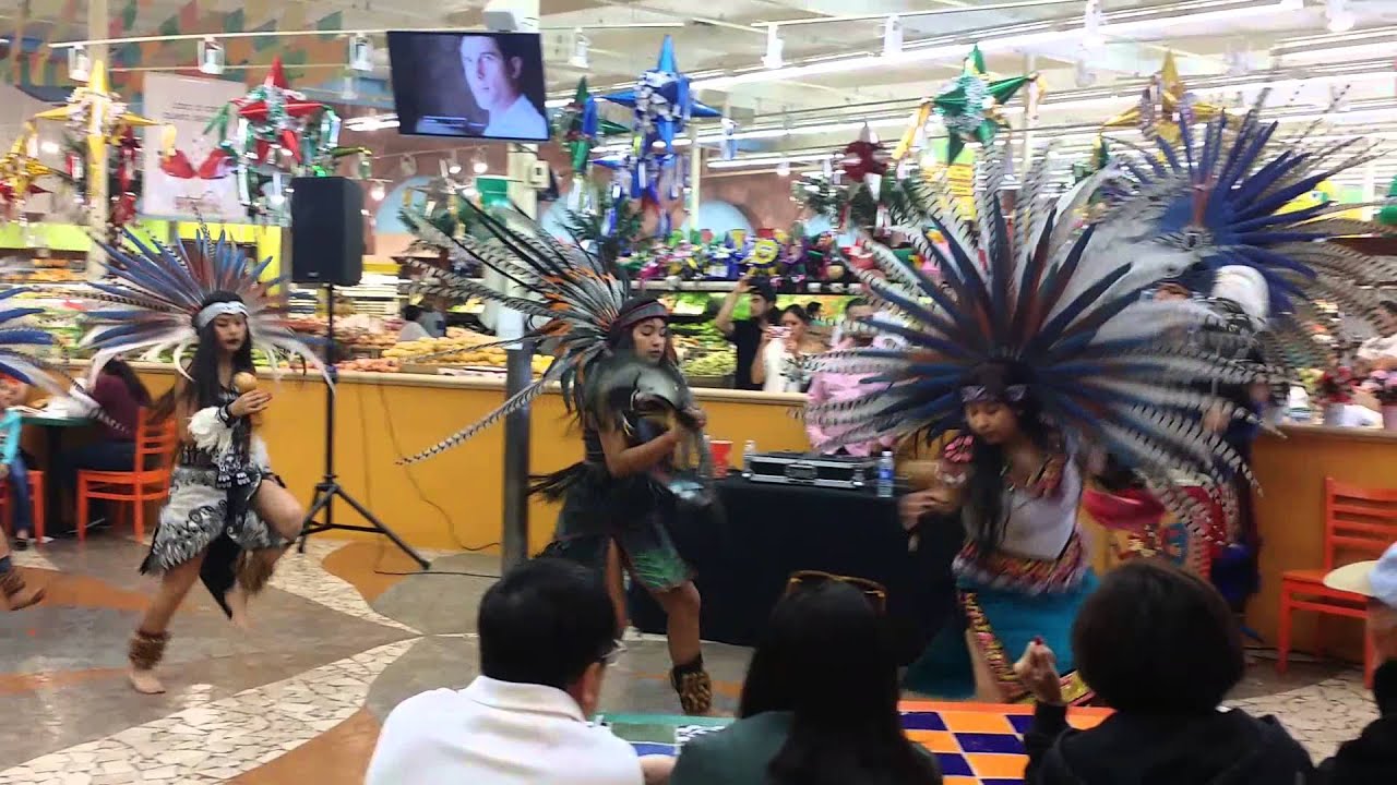 Calpulli Tonalehqueh Dancers at Newark Store