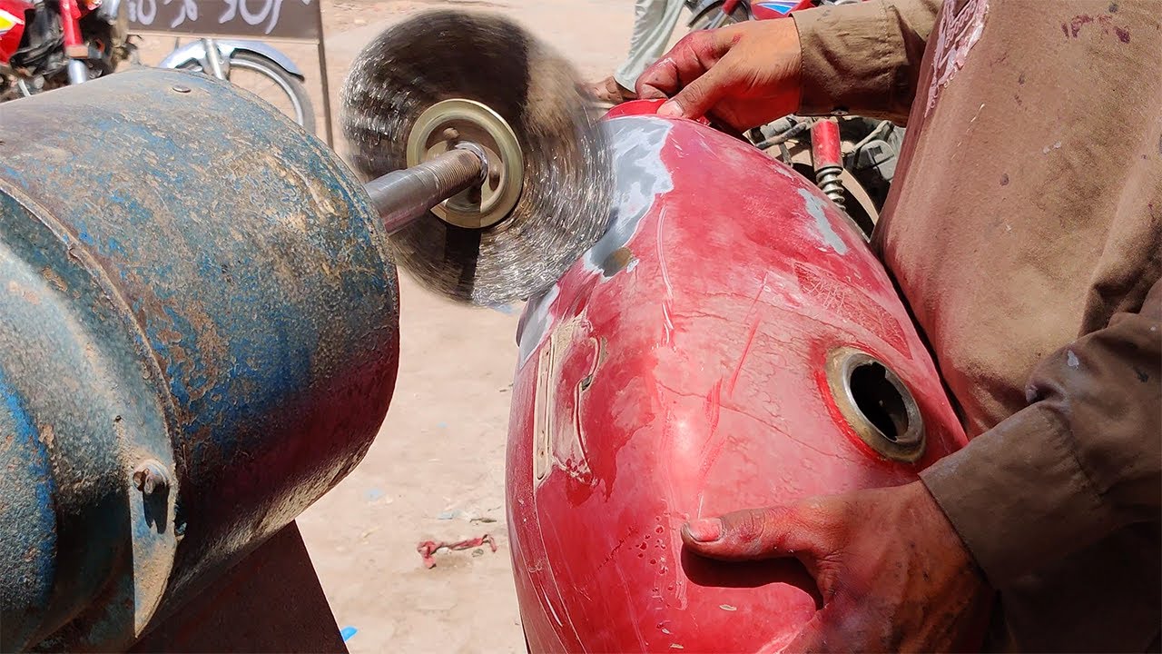 Amazing Skills of Bike Fuel Tank Restoration || Rusted Fuel Tank Refurbishment and Re-Painting