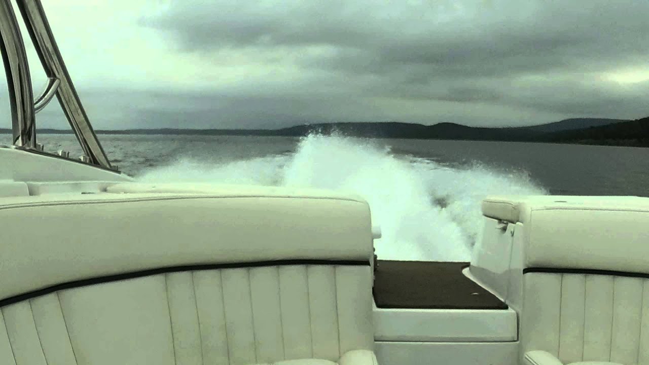 Cobalt 282 Twin Big Block Engines Top Speed with rooster tail