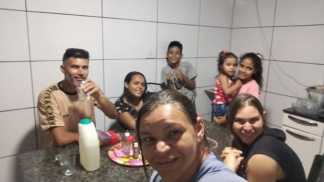 RECEBI MINHA FAMÍLIA  EM CASA QUE FELICIDADES 