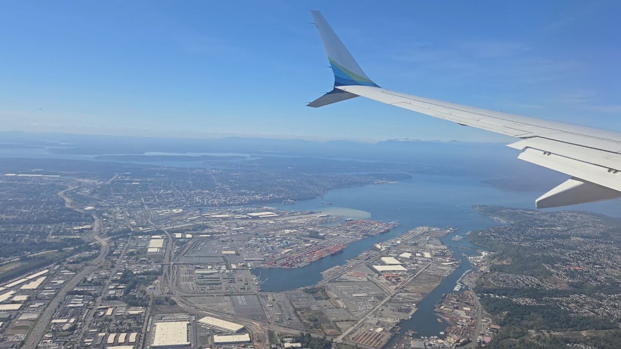 Alaska Airlines Boeing 737 MAX 9[Seattle Kraken Livery] Descent and Landing in Seattle(SEA)