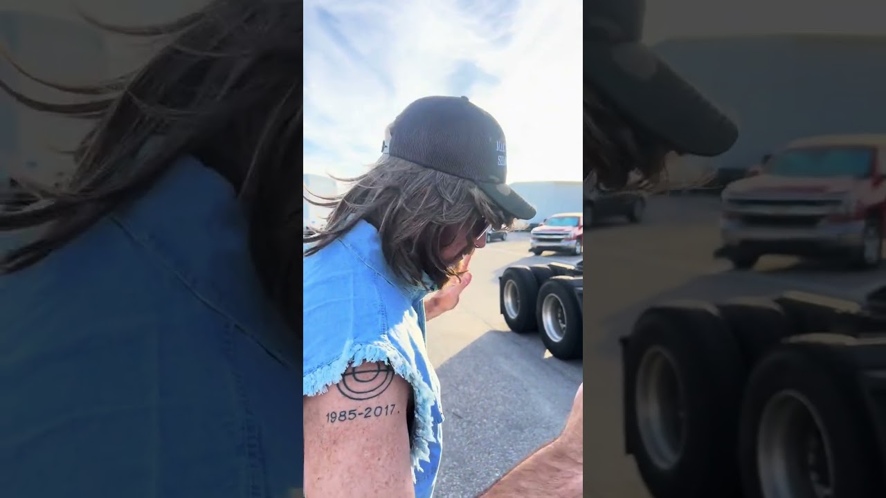 Rusty shows off a 2022 Freightliner Cascadia with a 10 speed manual transmission