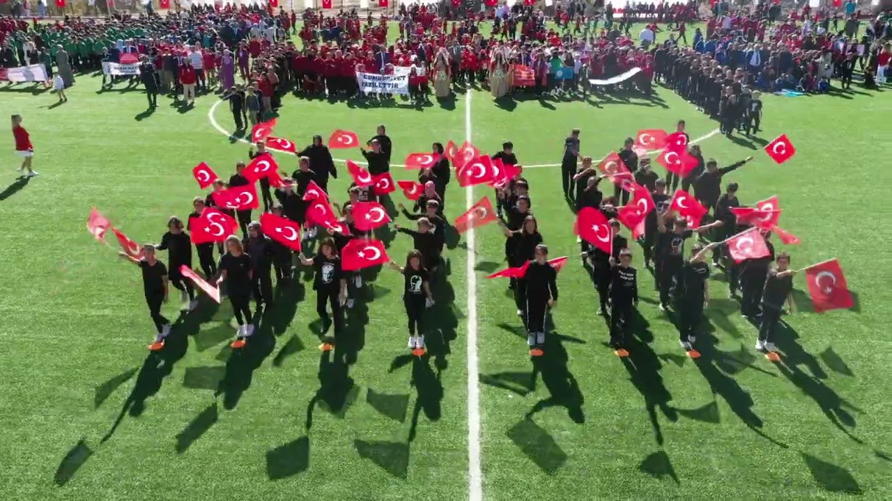 ATATÜRK ORTAOKULU CUMHURİYET BAYRAMI BAYRAK GÖSTERİSİ