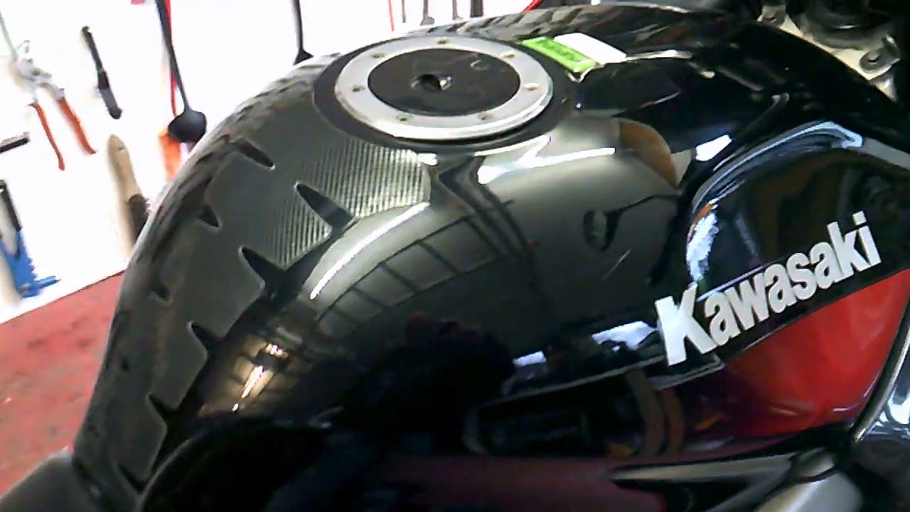 Kawasaki ZZR 600 walkaround and modifications