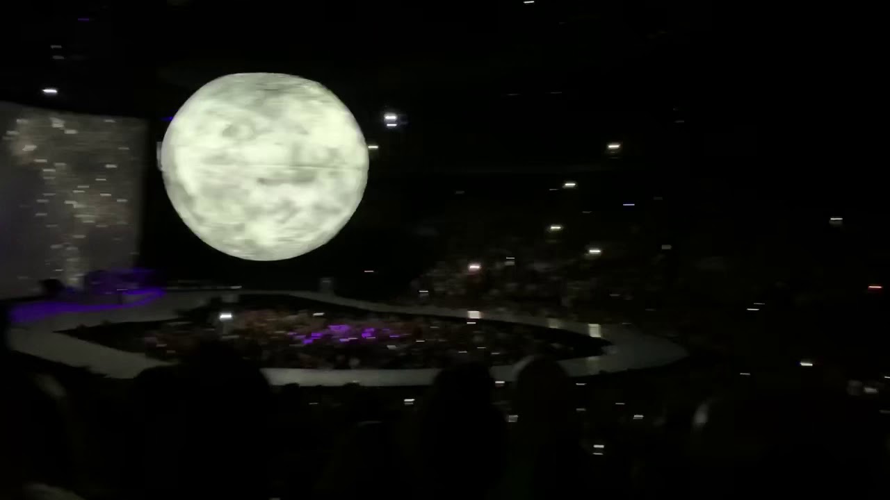 Ariana Grande - Only 1 (Live at sweetener world tour Antwerp)