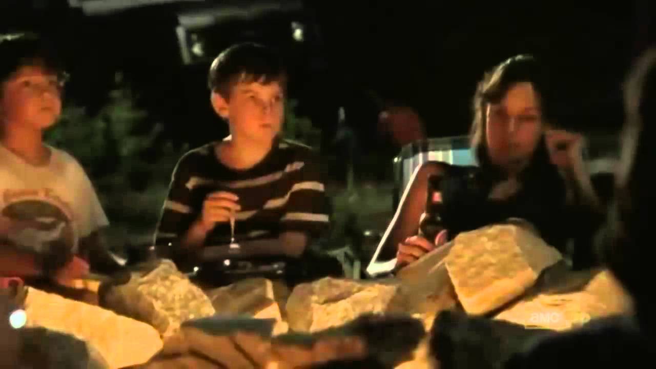 The Walking Dead - Dale and his watch (S01E04)