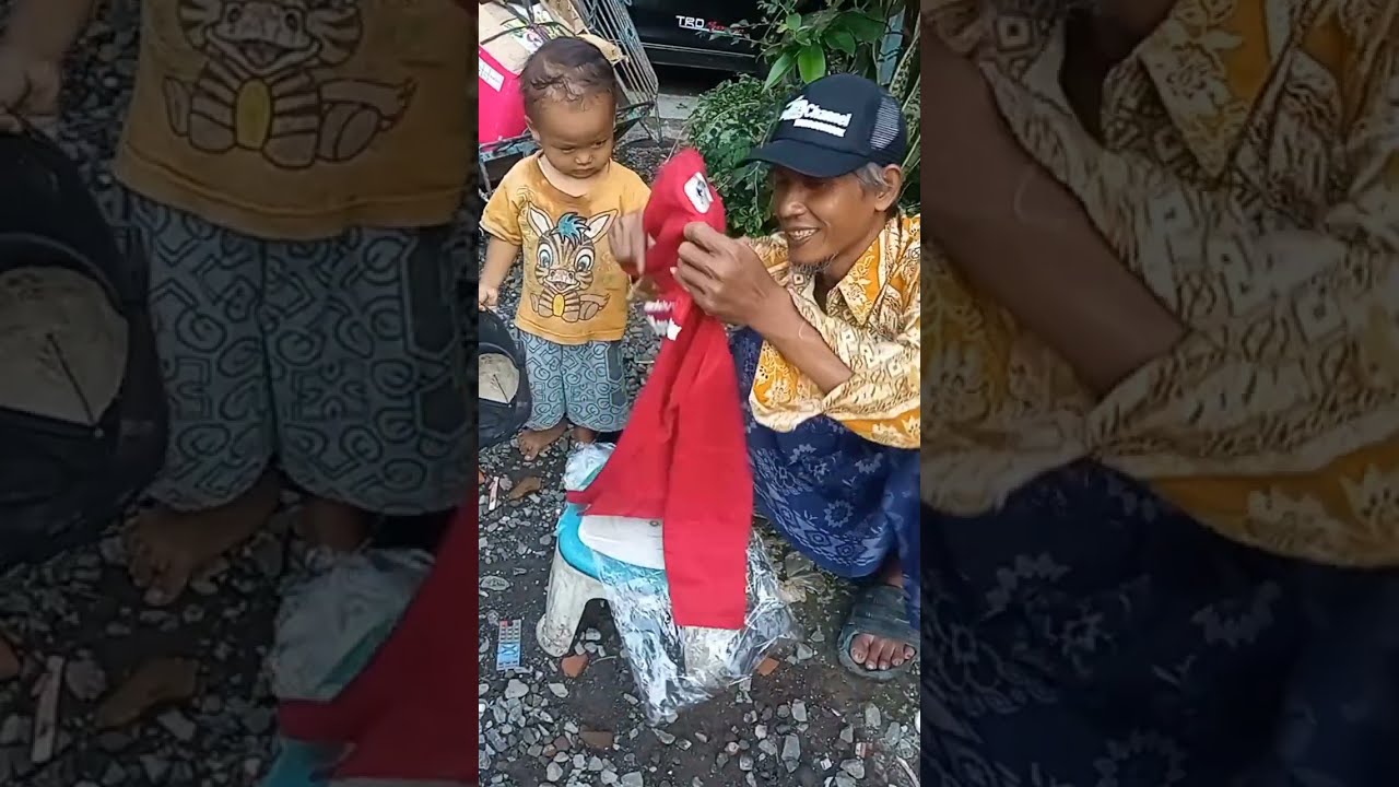 Hadiah dari sesama kreator YouTube 