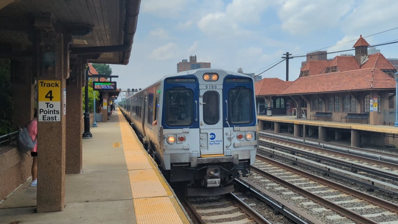 Long Island Railroad Main Line action at Forest Hills (7/2/2023)