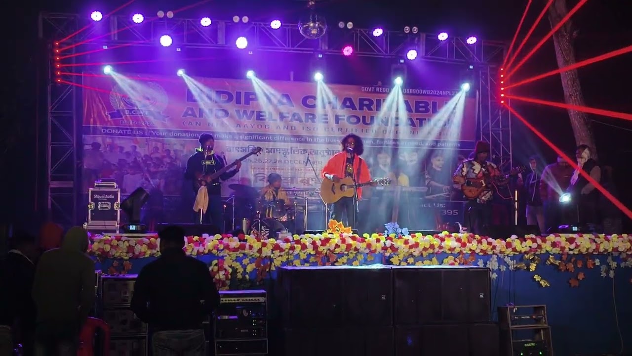 Lal shari poriya konna