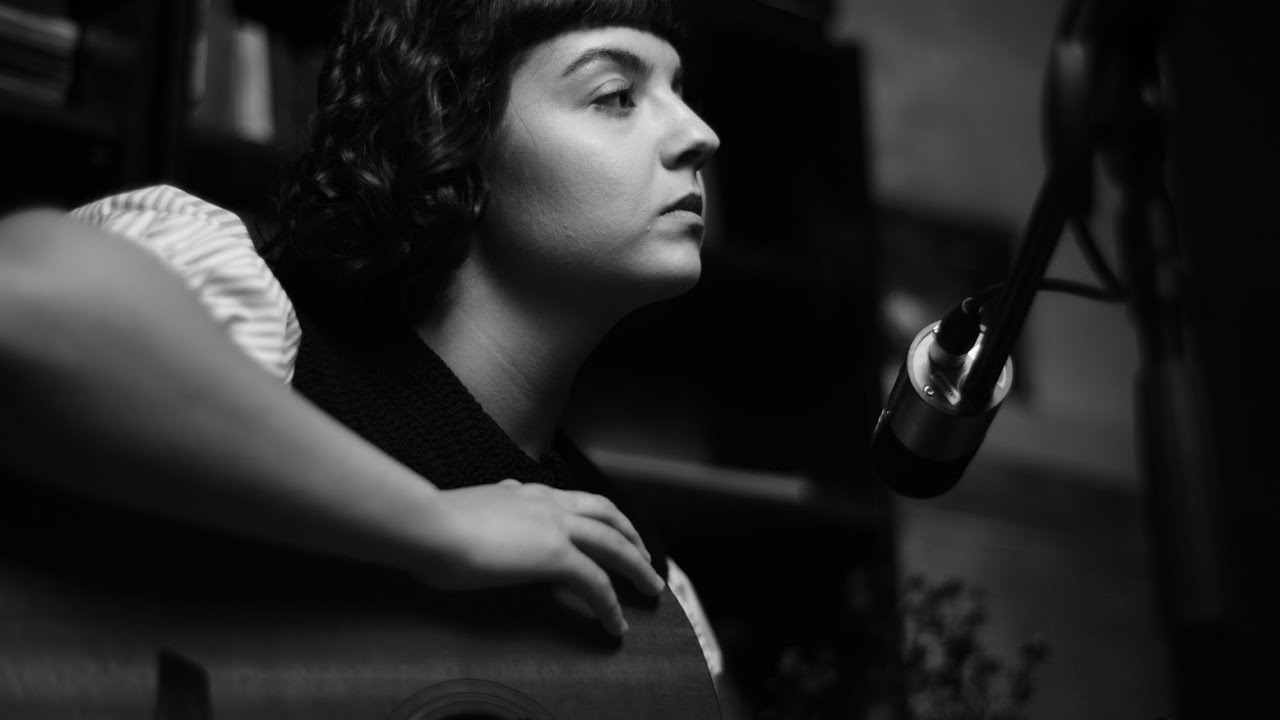 Andra Andriucă - Liniștea nu se &icirc;mparte / Anticamera by gămălia