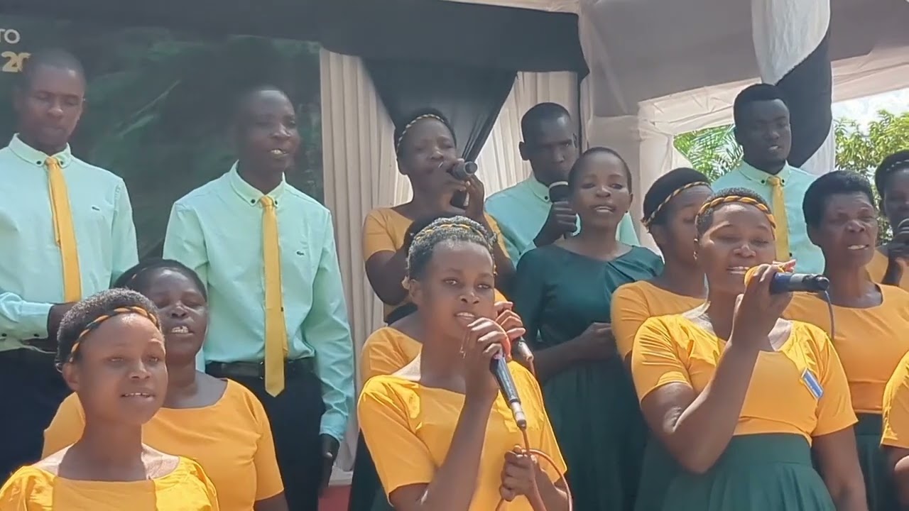 SAFINA CHOIR -Kurutini SDA church wakiimba kwenye Makambi ya Kurutini 2024