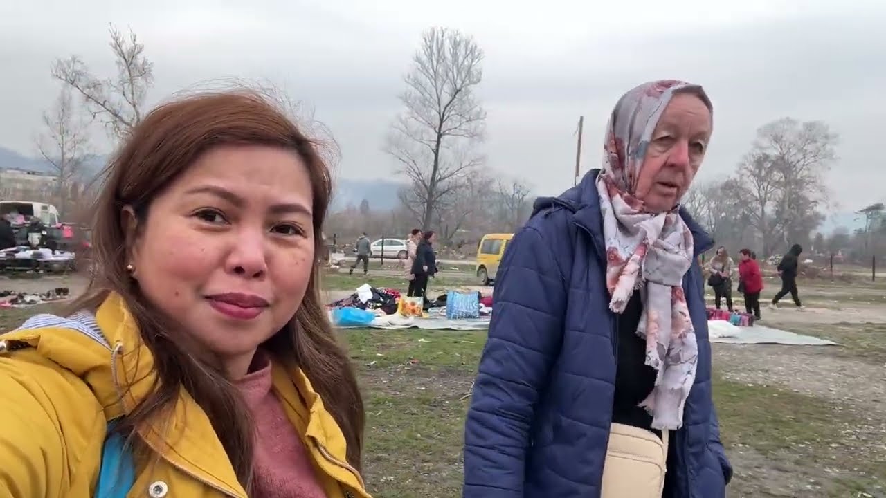 Moja svekrva i ja smo otišle na pijacu na neradni dan. | My mother in-law and I went to flea market