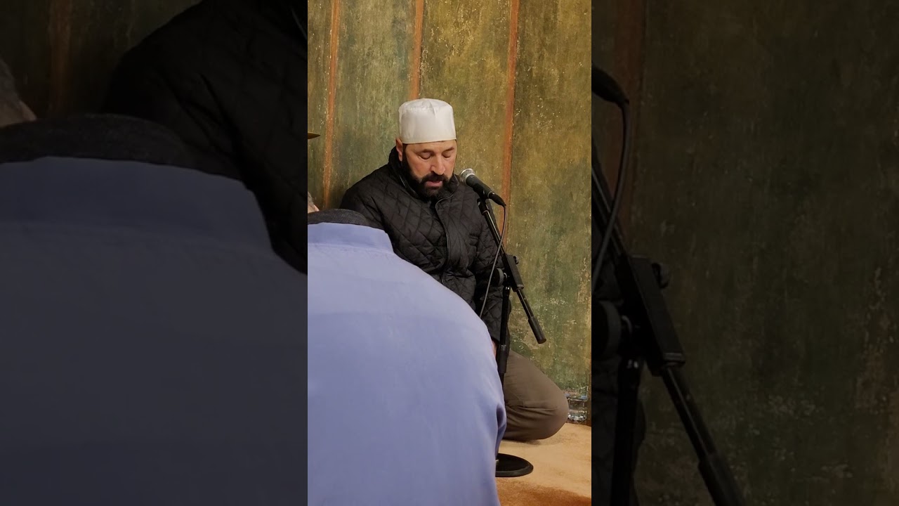 Aziz Mahmud Hüdayii Camii müezzini Sabri Durak Yasin Suresi