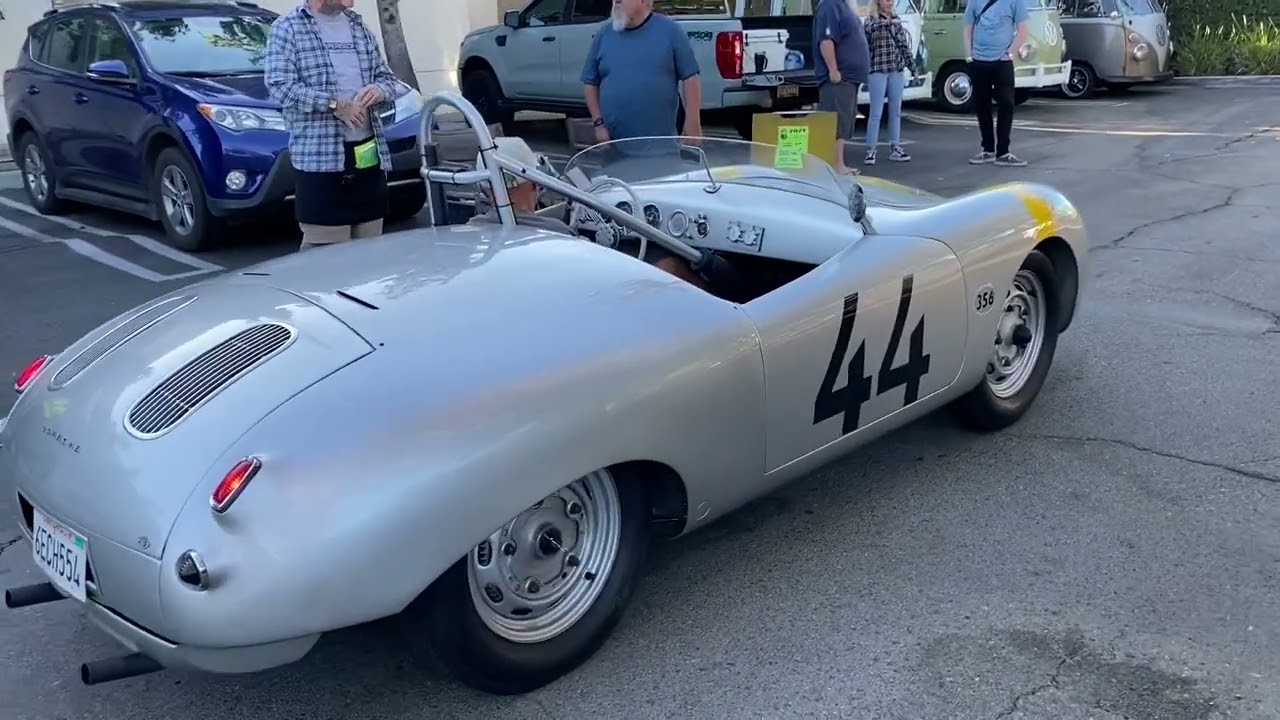 Ultra rare Glockler pulling in to the 356 Swap Meet!