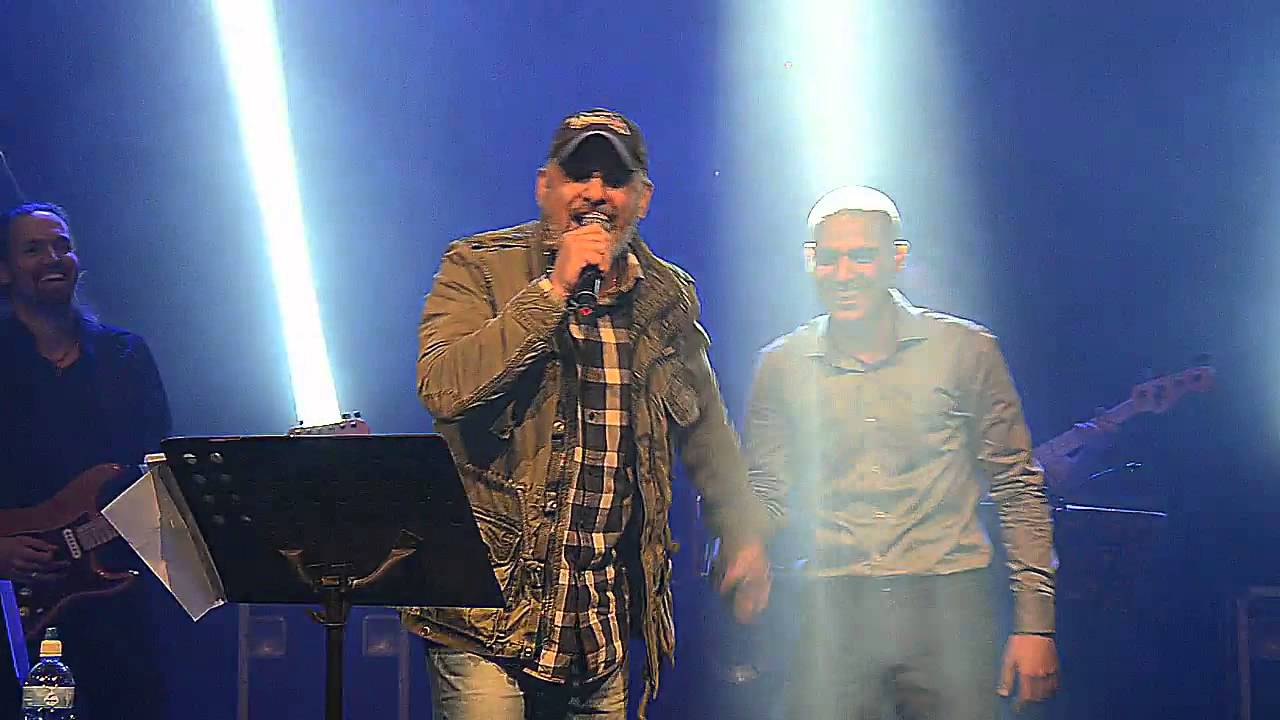 עופר לוי ושיר לוי  - מאוהב בגשם (בגשם נרטב)