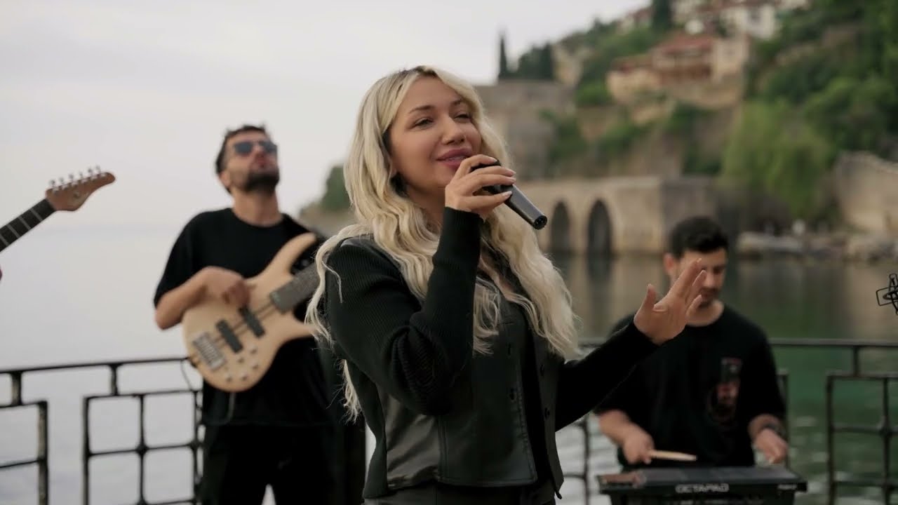 Rabia & Kübra  - Sen ağlama (Sezen Aksu Akustik)