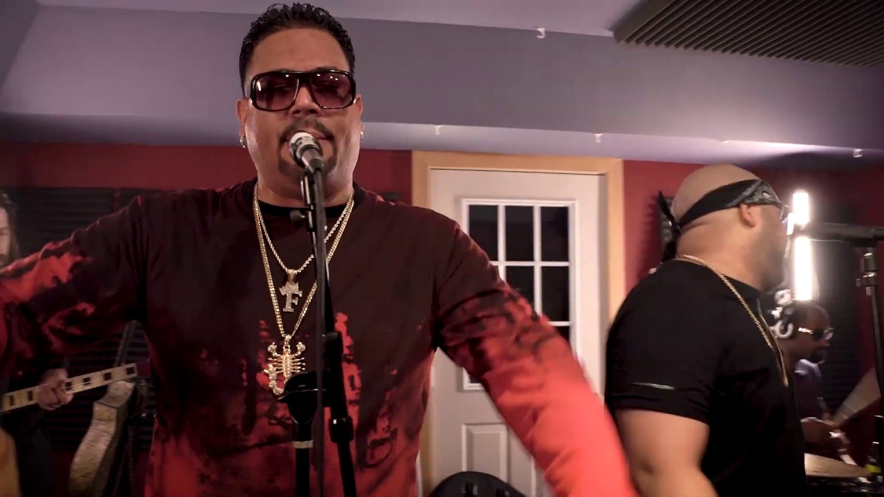 Empresarios | Con Las Manos Arriba (Official Music Video)